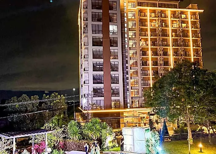 호텔 Cebu One Tectona 4*
