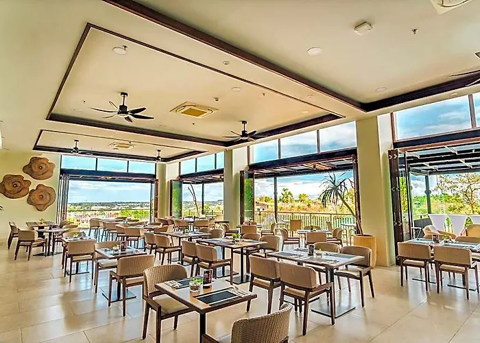 호텔 Cebu One Tectona 4*